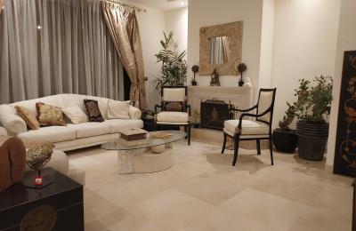 Luxury 4-Bedrooms Apartment with Spacious Balcony - 4th Circle, Amman