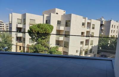 Luxury 3-Bedrooms Apartment - 4th Circle, Amman