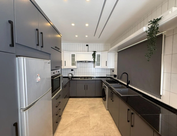 Luxury 2-Bedroom Apartment for Annual Rent in 4th Circle – Fully Remodeled with Modern Finishes
