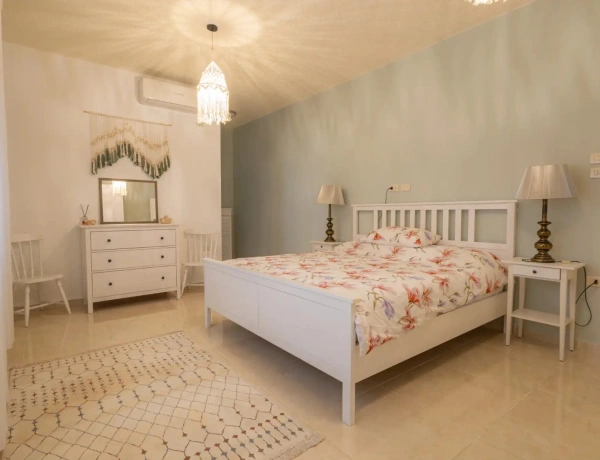 Fully Furnished 2-Bedroom Apartment for Rent in Weibdeh | Balcony, Parking, 142 sqm