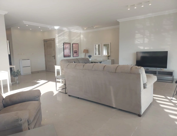 Spacious 2-Bedroom Apartment with Balcony & Parking for Rent in Jabal Al Weibdeh | 140 m²