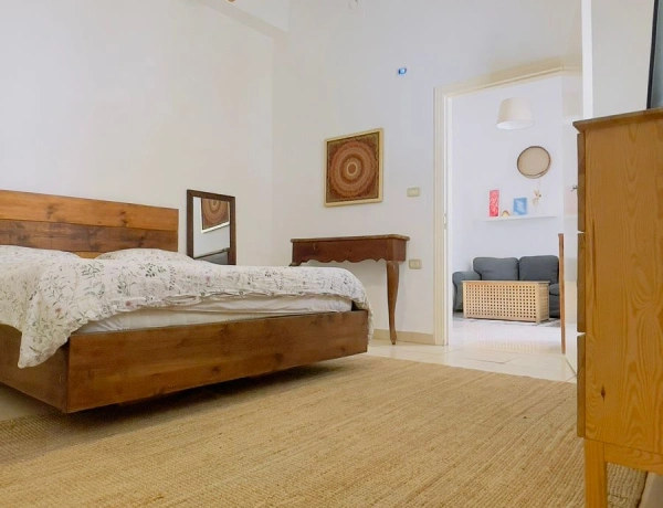 Apartment for Rent in Jabal Al Lweibdeh | 1 Bedroom | 60 sqm