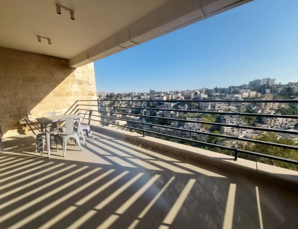 Spacious 2-Bedroom Apartment with Balcony & Parking for Rent in Jabal Al Weibdeh | 140 m²