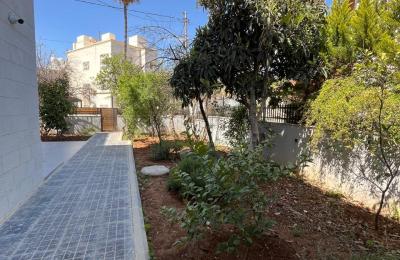 Luxury Renovated Villa for Sale Near US Embassy | 5 Bedrooms | 400 sqm