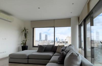 Spacious 4-Bedroom Rooftop Apartment with Huge Terrace in 4th Circle, Amman