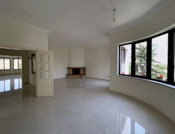 Spacious Newly Renovated 3-Bedroom Villa Apartment for Rent in Central Abdoun, Amman