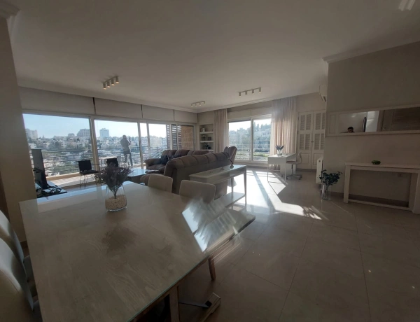 Spacious 2-Bedroom Apartment with Balcony & Parking for Rent in Jabal Al Weibdeh | 140 m²