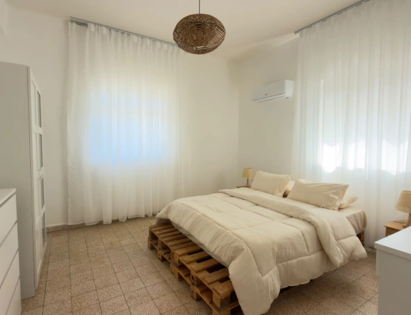 Apartment for Rent in Jabal Al Lweibdeh | 2 Bedrooms | 120 sqm with Balcony