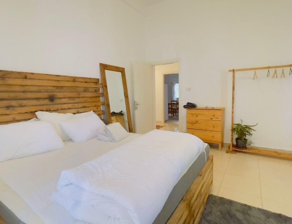 Apartment for Rent in Jabal Al Lweibdeh | 2 Bedrooms + Large Terrace + AC