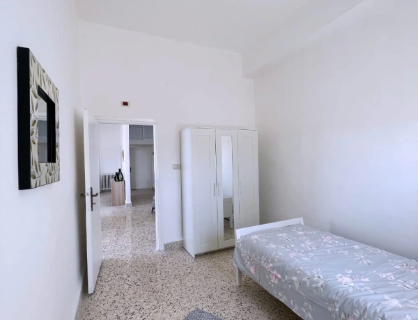 Charming 3-Bedroom Apartment for Rent in Jabal Al Lweibdeh with Citadel Views