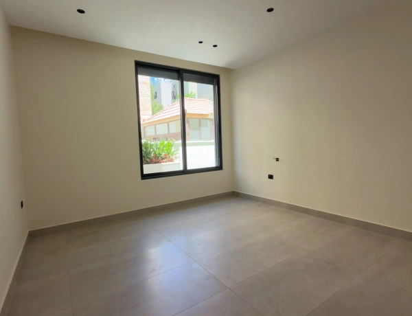 170 sqm Apartment for sale in Um Uthaina | 3 Bedrooms with Garden & Maid’s Room