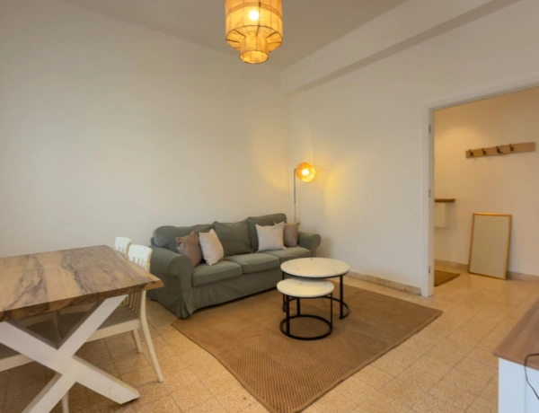 Apartment for Rent in Jabal Al Lweibdeh | 2 Bedrooms | 120 sqm with Balcony