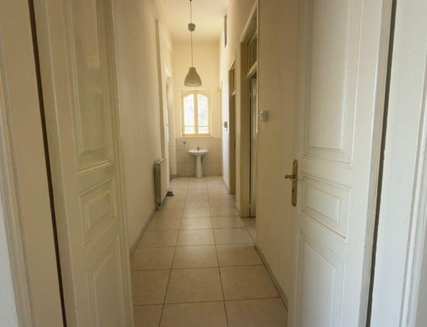 Unique Heritage Apartment with 3 Bedrooms, 2 Bathrooms & Terrace