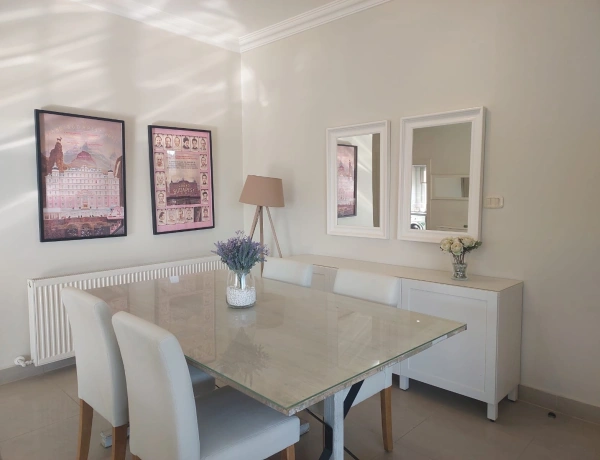 Spacious 2-Bedroom Apartment with Balcony & Parking for Rent in Jabal Al Weibdeh | 140 m²