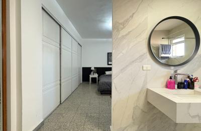 North Abdoun Furnished 3 Bedroom Flat for Annual Rent