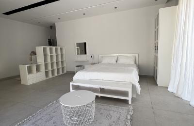 One bedroom apartment for individuals or couples