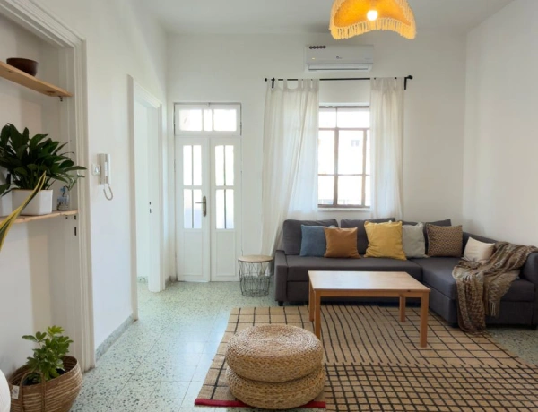 Charming 2-Bedroom Apartment for rent in Jabal Al Weibdeh | Prime Location in Amman