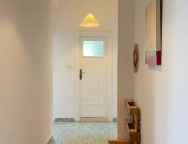 Charming 2-Bedroom Apartment for rent in Jabal Al Weibdeh | Prime Location in Amman