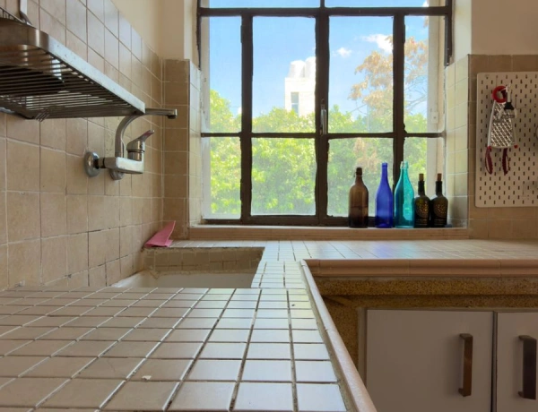 Charming 2-Bedroom Apartment for rent in Jabal Al Weibdeh | Prime Location in Amman