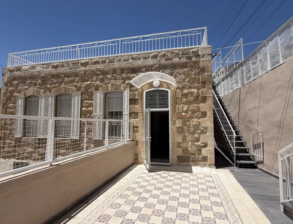 Charming Heritage House for Rent in Jabal Al-Weibdeh | 2 Bedrooms, Spacious Terrace & Expansion Potential