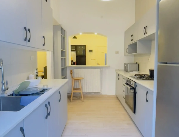 Charming Garden Apartment in the Heart of Jabal Al-Weibdeh