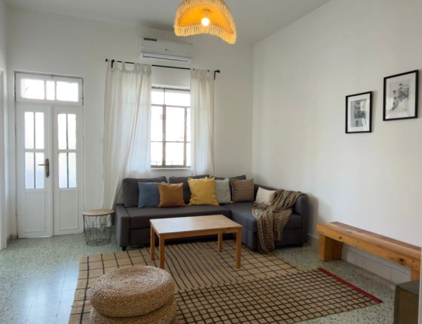 Charming 2-Bedroom Apartment for rent in Jabal Al Weibdeh | Prime Location in Amman