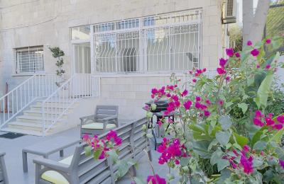 Charming Garden Apartment in the Heart of Jabal Al-Weibdeh