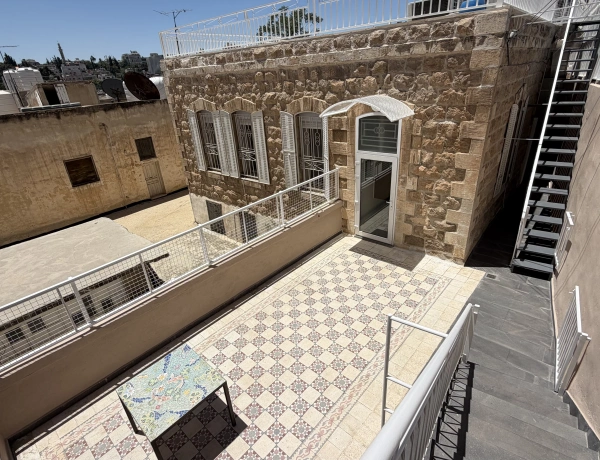 Charming Heritage House for Rent in Jabal Al-Weibdeh | 2 Bedrooms, Spacious Terrace & Expansion Potential