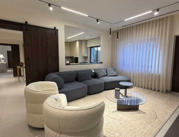 Luxury 4-Bedroom Duplex for Rent in Abdoun , Amman